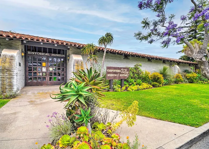 Quiet Carpinteria Cottage By Town & Beaches